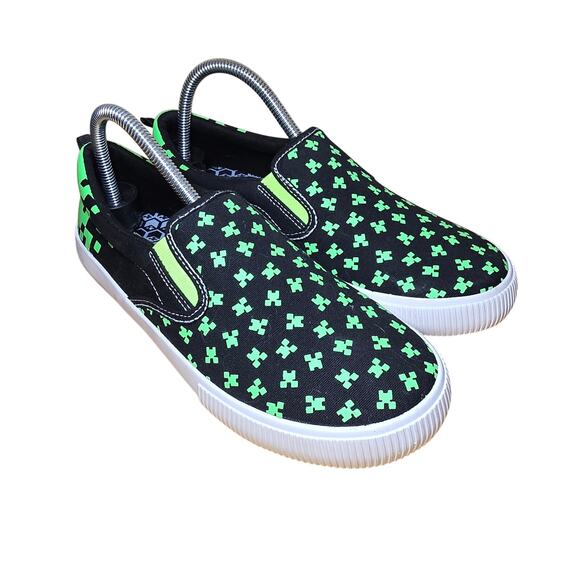 Minecraft Big Boys Size 5 Canvas Slip-on Sneakers Black, Green, White worn 1x - Picture 2 of 9